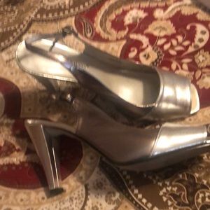 Women’s dress size 8 shoe